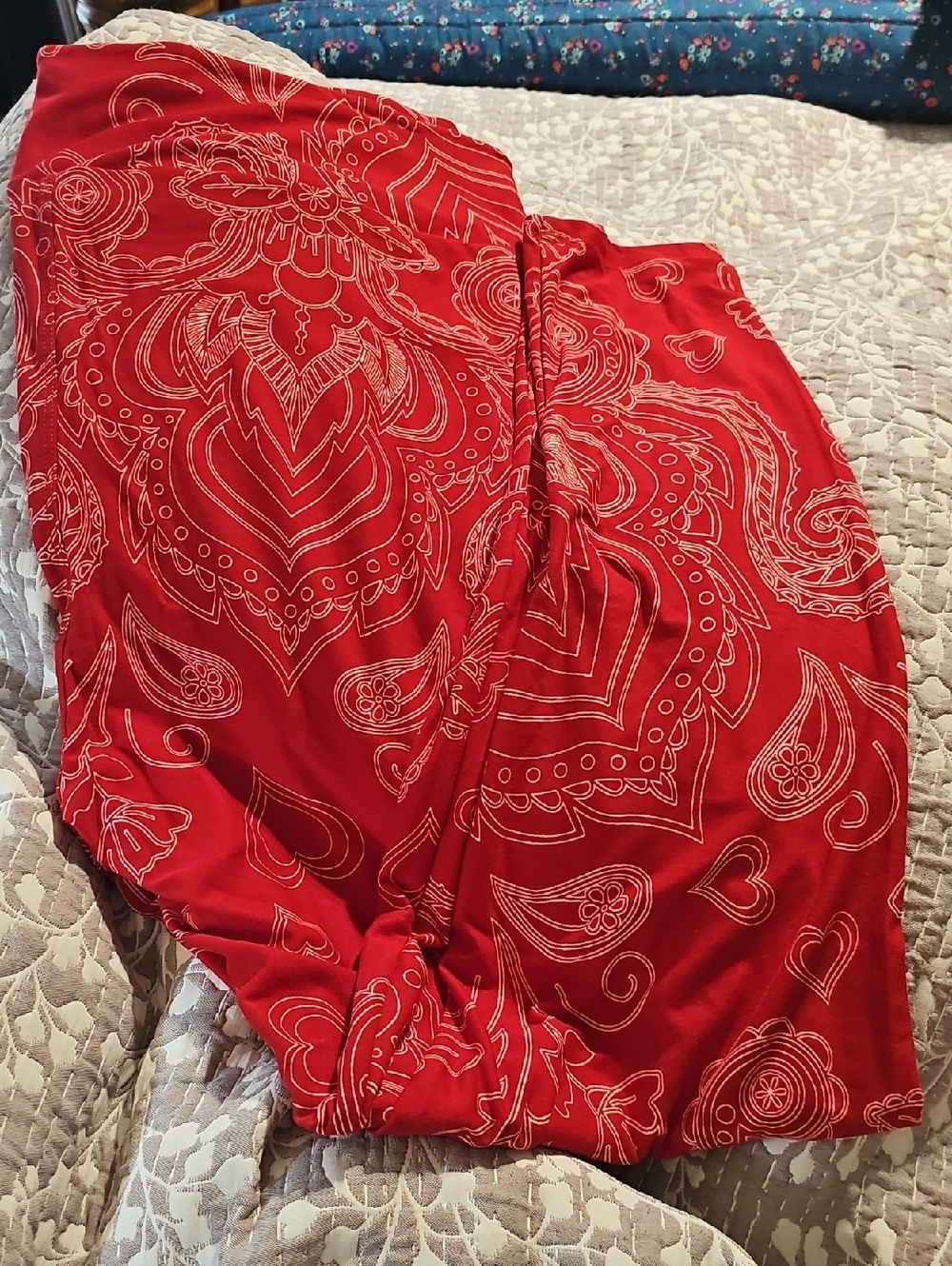 LuLaRoe Red Paisley Print Leggings